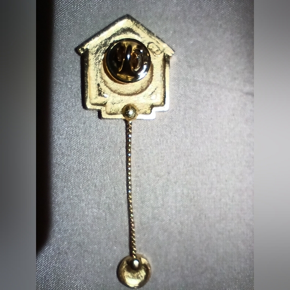 Clock Pin Brooch JJ Jonette Signed Goldtone - Picture 3 of 3